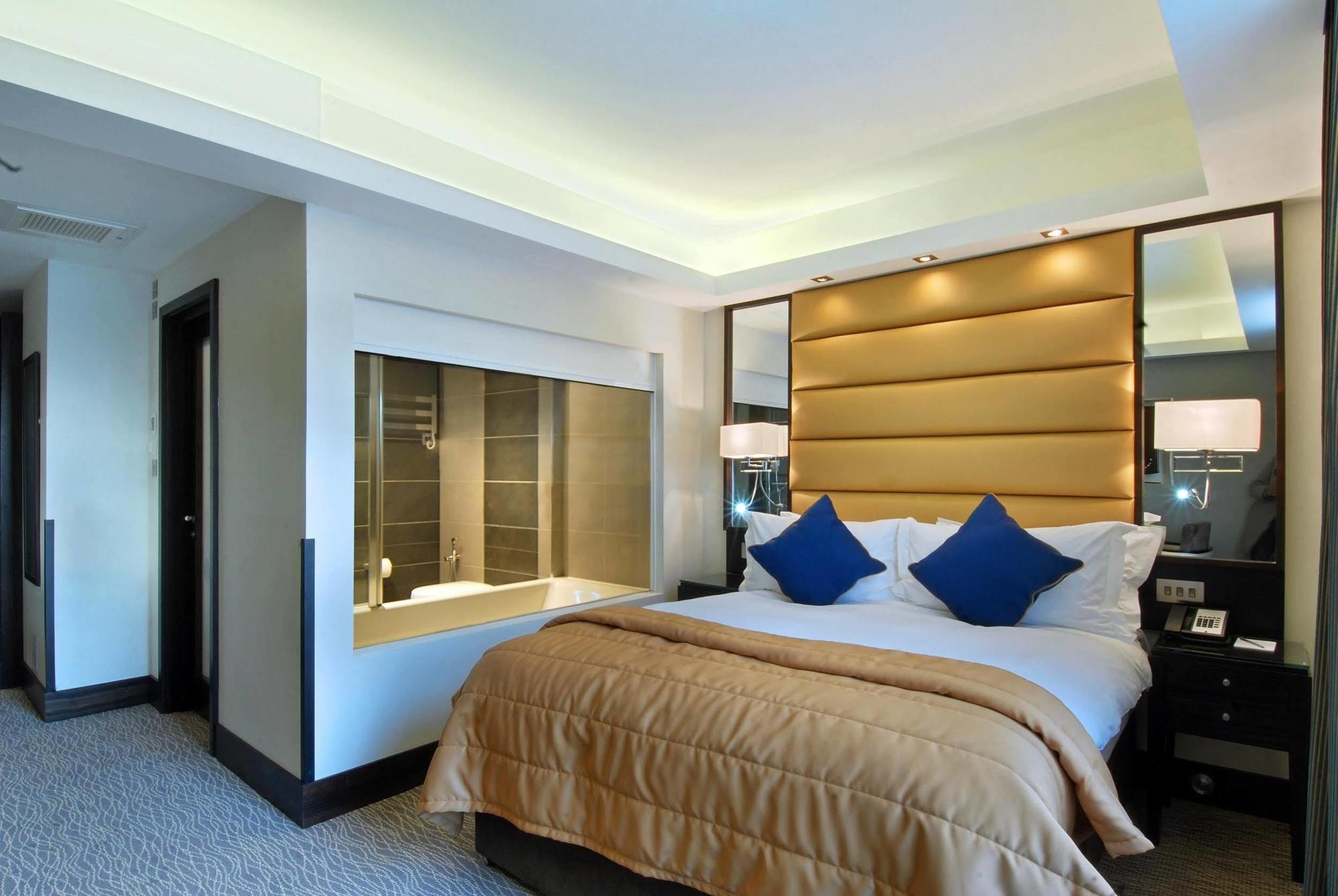 伦敦尊贵大理石拱门酒店 外观 照片 A bedroom at the hotel